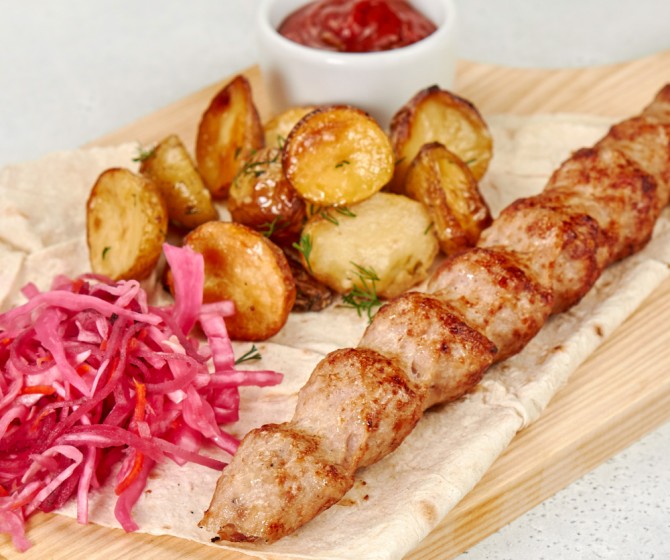 Люля из курицы с картофелем беби и капустой по-Грузински упак.Д